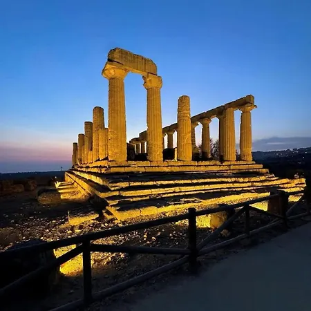 La Nicchia *
